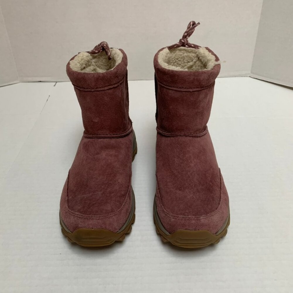 New without Box Merrill womens Size 8.M Pull on Suede Boots